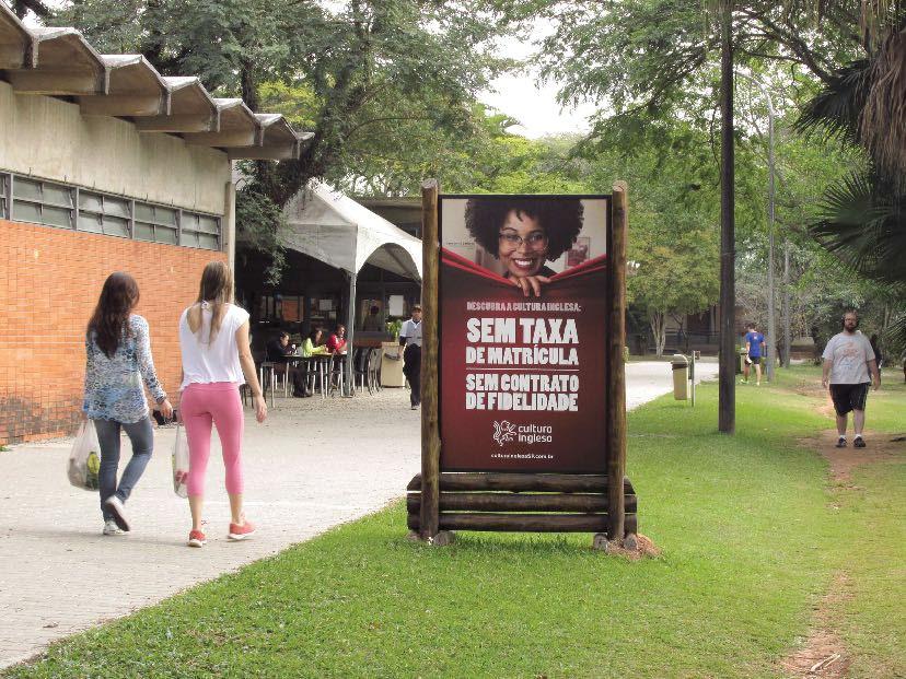 Pista de Atletismo Restaurante Vestiários USP CEPEUSP MUB Mobiliário Urbano de Comunicação 6 faces 1,05m x 1,70m PS 2mm Avenida Professor Mello Moraes PUSP-C Avenida Professor Raia Olímpica Avenida