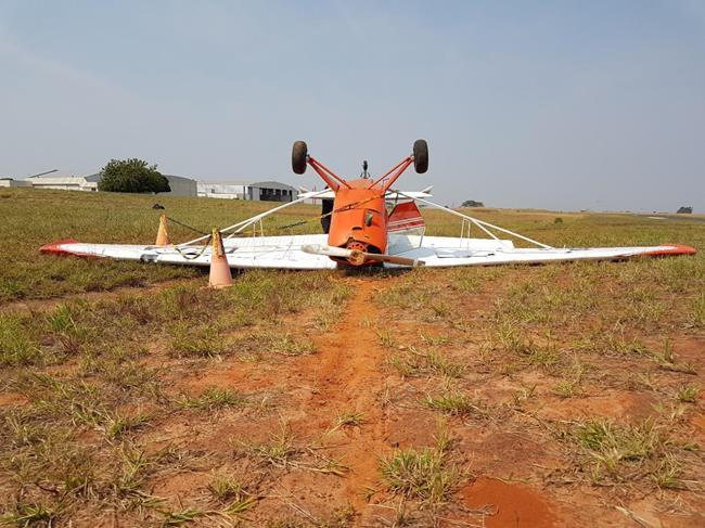 No pouso final, a aeronave tocou próximo ao centro da pista e ligeiramente à esquerda de seu eixo central.