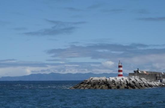 Obras Marítimas 13 14 EMPREITADA DE CONSTRUÇÃO NOVO TERMINAL DE PASSAGEIROS DO PORTO DA MADALENA, NA ILHA DO PICO DONO DE OBRA: Portos dos Açores, S.A. VALOR DE ADJUDICAÇÃO: 8.