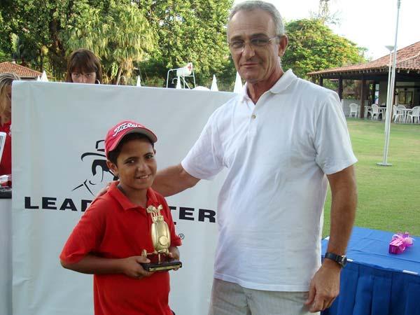 6. Tour Juvenil Etapa Rio de Janeiro Dez atletas representaram a Associação Golfe Público de Japeri na 1ª Etapa do Tour Nacional de Golfe Juvenil, realizada no Itanhangá Golf Club, no Rio de Janeiro.