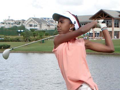 Associação Golfe Público de Japeri 1- ESCOLA DE GOLFE: No momento temos 103 crianças das comunidades de Japeri e Engenheiro Pedreira matriculadas na Escola de Golfe, onde recebem aulas de golfe,