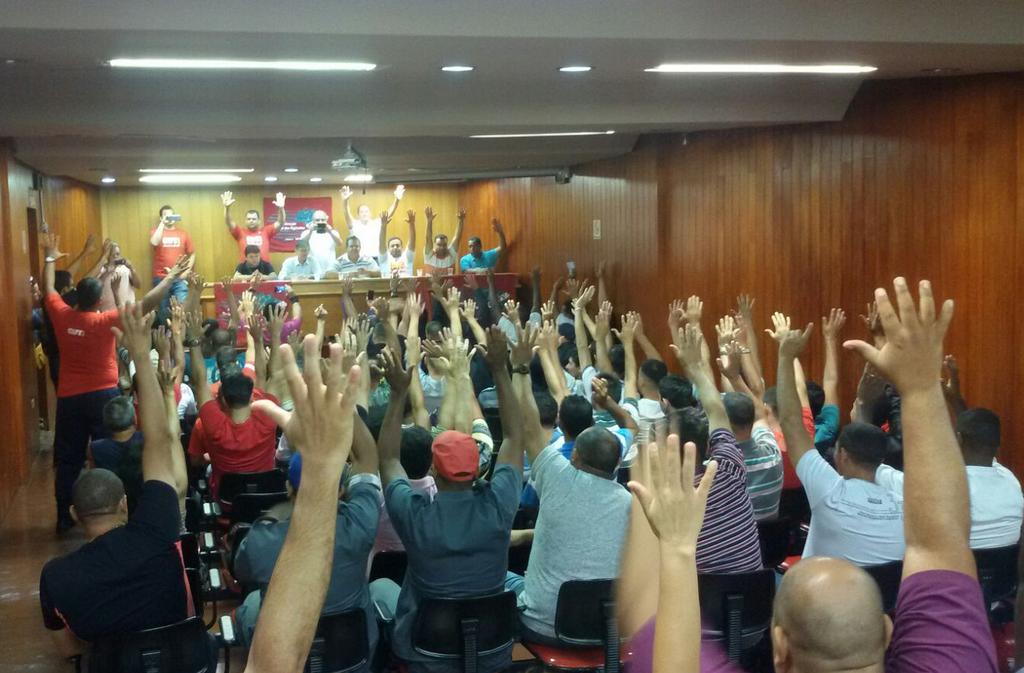 Vigilantes de Goiânia repudiam ato da procuradora e agendam nova assembleia Em assembleia realizada neste domingo (22), no Auditório Jaime Câmara, na Câmara Municipal de Goiânia, os vigilantes