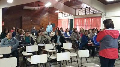 61 5.5 Capacitação para novas tecnologias Por Cassiano Rodrigues Realizou-se no dia 17 de maio de 2017, o treinamento aos professores da E. E. E. M.