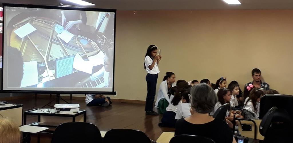 que, em conjunto com Estudantes dos cursos de bacharelado em piano e de licenciatura em Educação Musical, realizaram apresentação no campus.