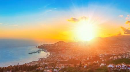 SUNSET SUNSET / Nº 1 BEBIDAS Vinhos Madeira Vinho Tinto e Branco.