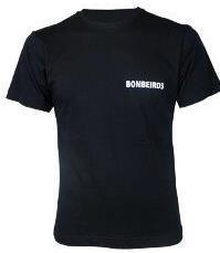 T-shirt Bombeiro Farda nº3 Com decote redondo pequeno, reforçado; Inscrição BOMBEIROS gravada a cor branca, à frente do lado esquerdo, com 10 cm de comprimento e 1,5 cm de altura, e nas costas,