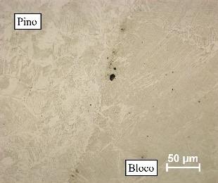 51 a) b) c) d) Figura 4.7 - Micrografias amostra 411003 (ângulo do pino de 24 ): pontos P1 (a), P2 (b), P3 (c) e P4 (d) Figura 4.