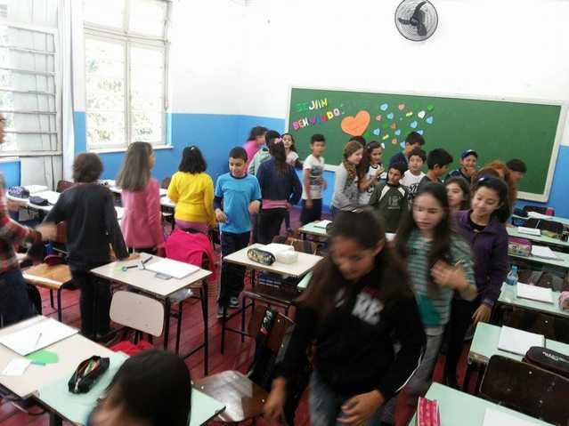 Em seguida, os alunos realizaram o jogo Bingo do Sistema Locomotor, no qual em grupos, deveriam relacionar respostas de uma tabela