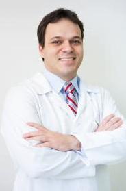 Marcello Castiglia é especialista em Cirurgia do Ombro e Cotovelo, com especializações na Universidade de Stanford e no Hospital for Special Surgery.