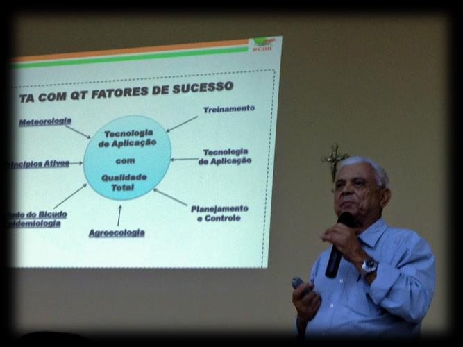 Marcelo Caires, responsável pelo acompanhamento da qualidade de tecnologia de aplicação da Ampasul, realizou coletas