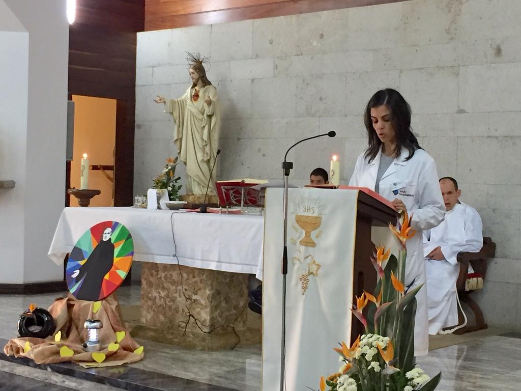 cristãos. Neste mesmo dia, a Congregação das Irmãs Hospitaleiras do Sagrado Coração de Jesus, celebra o 19.º aniversário da Canonização de São Bento Menni.