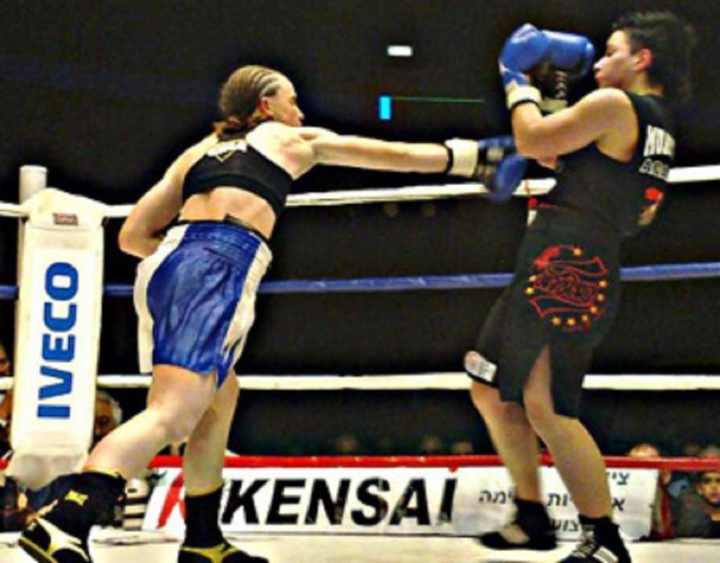 campeã da Federação Mundial de Box Feminino.