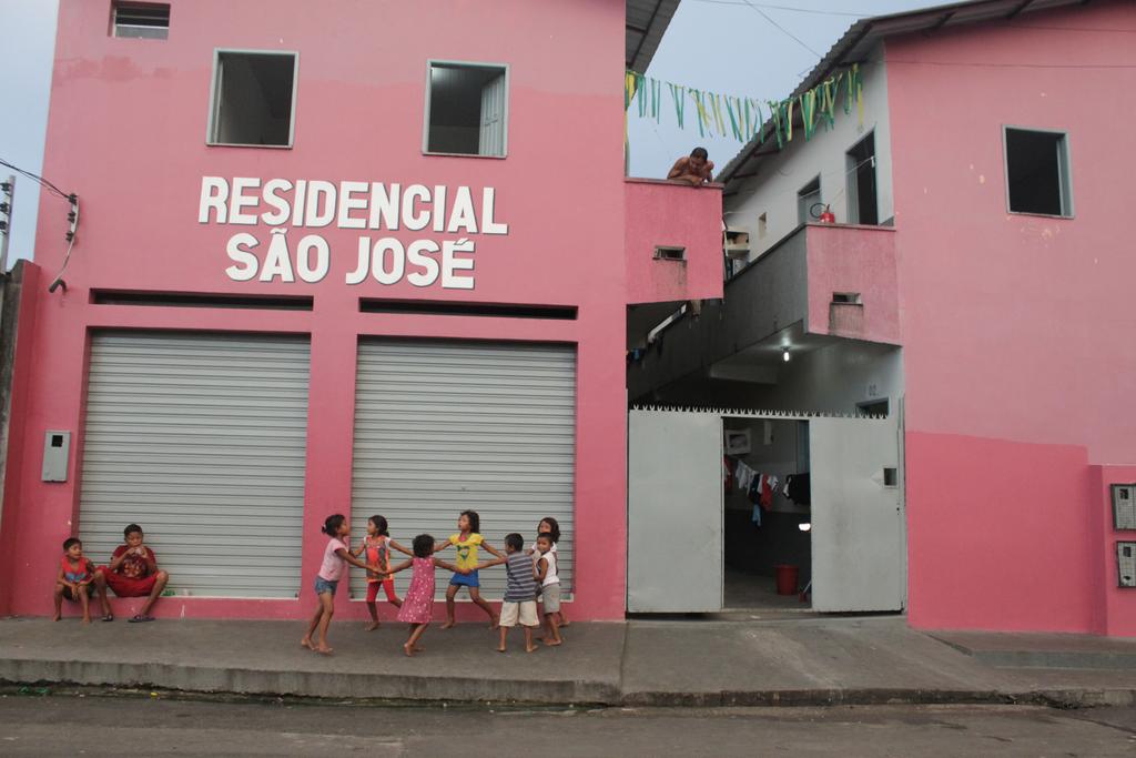 ensino em português desmotiva as crianças e os adolescente, que encontram dificuldade no aprendizado.