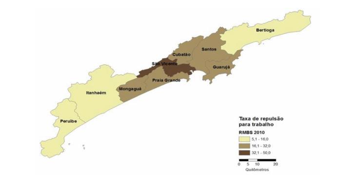 Mobilidade pendular na Região Metropolitana da Baixada Santista: uma análise comparativa dos dados censitários de 2000 a 2010 Analisando a tabela 1, entende-se que a mobilidade para outros municípios