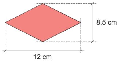 018 SIMULADO OBJETIVO 7º ANO º TRIMESTRE 44. Calculando a área do losango da figura, obtemos a) 34,00 cm². b) 1,00 cm². c) 7, cm². d) 9,00 cm². e) 97,7 cm². 4. A figura a seguir mostra uma colagem de uma casa de papel feita por João.