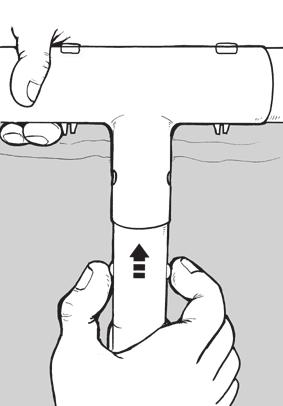 Cuidadosamente deslize a perna para dentro do cinto e coloque a base da perna dentro da corda e então insira o lado de cima da perna dentro da junta.