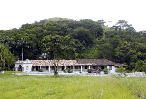 descrição arquitetônica A casa-sede da Fazenda Aliança pode ser considerada como integrante do primeiro tipo