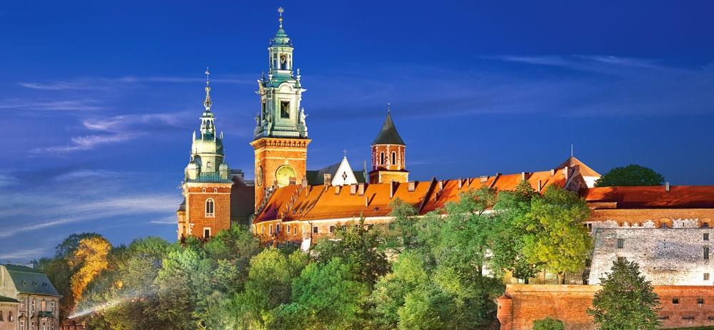 Dia 11 Quarta-feira - Cracóvia Após o café da manhã, city tour (duração de 4 horas) pela antiga capital polonesa, inscrita na primeira Lista de Patrimônios Mundiais da Humanidade da UNESCO.