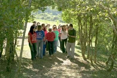 Praticar e promover a reciclagem de fibras celulósicas em sua cadeia produtiva. 4.