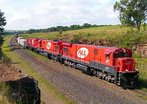 Ferroviário: Cargas com baixo valor agregado Baixo custo Enfoque em