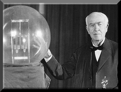 Evolução Histórica da Transmissão de Energia Elétrica 1879 Edison inventou a lâmpada a filamento 1881 Tesla concebeu o motor