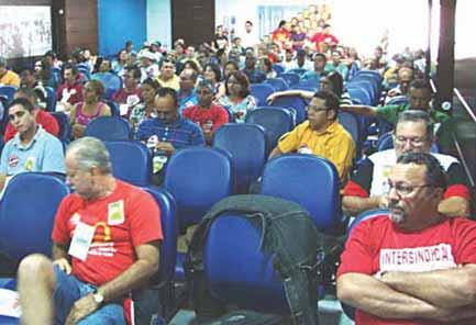 O evento (Intersindical) discutiram o Seminário de reuniu cerca de 120 construção de uma entidade caráter de uma ferramenta Reorganização do Movimento trabalhadores e dirigentes unitária para a luta
