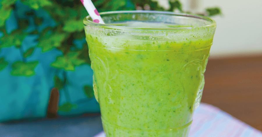 Receita 2 Shake Verde Detox 4 Esse shake além de prático ainda vai te ajudar emagrecer, fortalecer o seu sistema imunológico, melhorar a