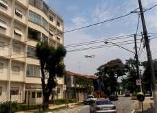 As fases de decolagem e aterrissagem são as que mais atingem acusticamente a arquitetura, pois em seus momentos precedentes os aviões sobrevoam muito próximos ao solo, como se observa na figura 24.