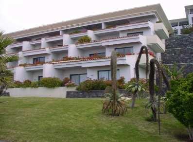 7200 m2, 41 apartments; Casa Oásis, (Faro), 2002, one tourist house, 240 m2; Ponte