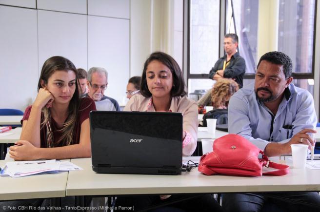 Figura 12 - Técnicos dos municípios realizam treinamento para elaboração de diagnóstico dos seus PMSB em Belo Horizonte.