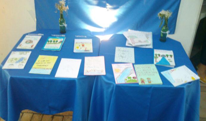Figura 41 - Cartilhas premiadas em concurso desenvolvido junto aos alunos das escolas rurais da bacia do rio Taquaraçu. FONTE: AGB Peixe Vivo, 2015.