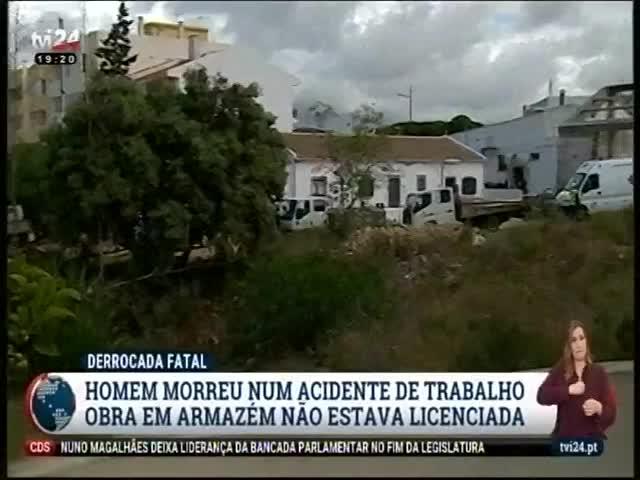 Derrocada de armazém em Faro http://pt.
