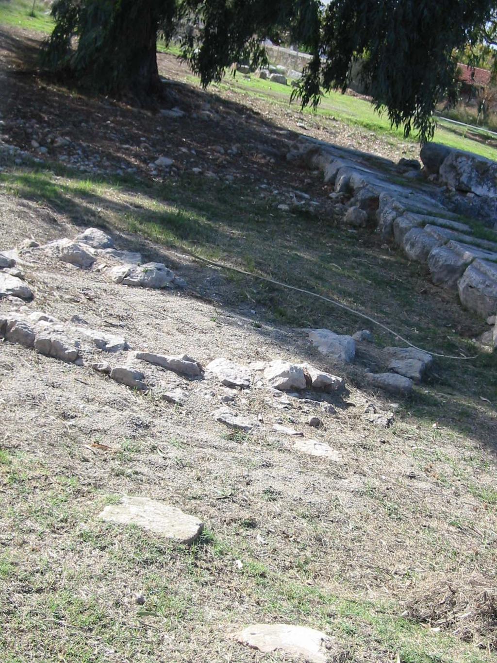 56 c Prancha 45 (a) Planta dos edifícios na área do Santuário de Apolo.