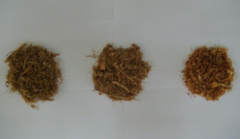 16 Materiais e Métodos BC SE SP Figura 5 - Resíduos coletados para caracterização. BC bagaço de Cana-deaçúcar; SE serragem de Eucalyptus sp e SP serragem de Pinus sp. 3.