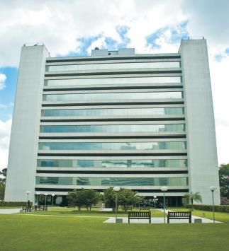 980 m 2 Vacância: 63% Classificação: Torre Corporativa Centro Empresarial de São