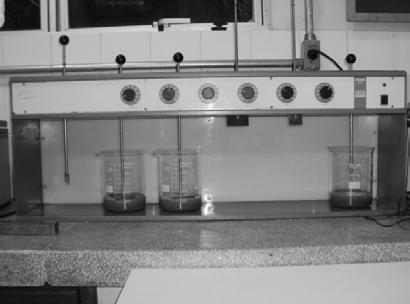 As análises químicas dos licores por absorção atômica para a determinação do teor de cobre contido nas soluções oriundas da digestão ou lixiviação são determinadas por intermédio de um aparelho de
