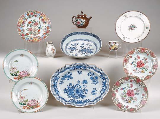 669 671 674 672 670 673 675 669 PRATO, porcelana da China, reinado Qianlong, séc. XVIII, esbeiçadelas Dim.