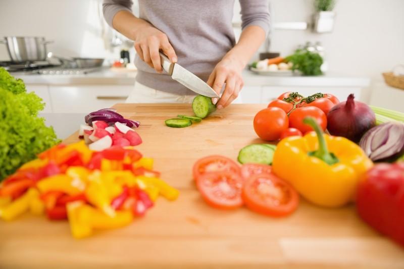 Saiba o que é reeducação alimentar Para começar, é preciso entender, de fato, o que