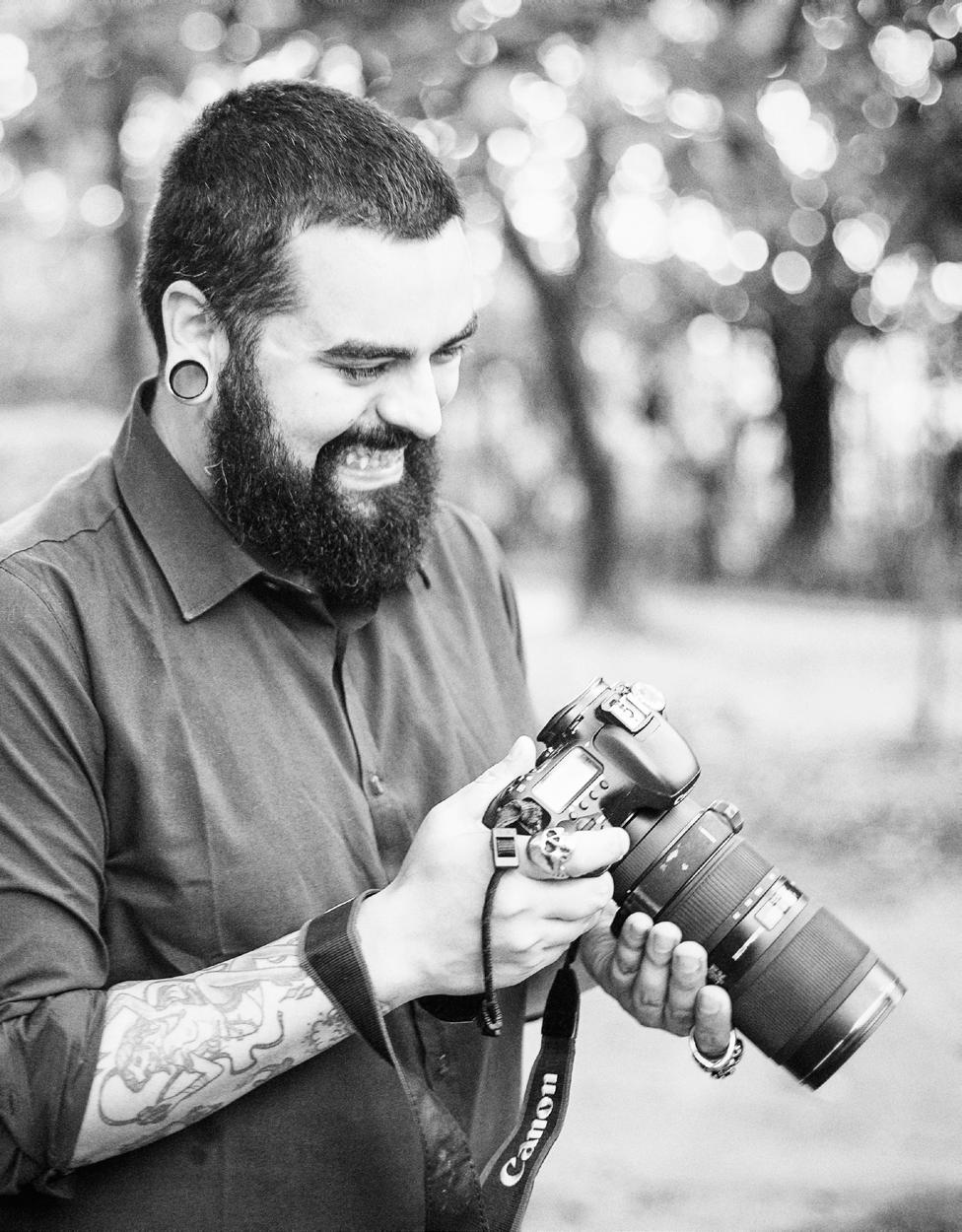 Pedro Fernandes 1990 São Paulo/SP Em meio aos meus 20 anos descobri o meu amor pela fotografia e decidi largar toda a minha formação de jornalismo para viver esse sonho.