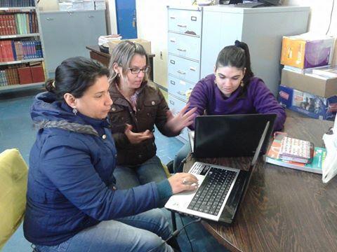 A partir de 16/07/14, com as férias escolares, as bolsistas começaram o projeto de leitura e escrita.