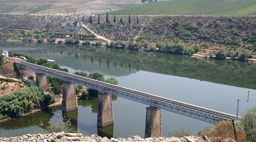 Ponte Ferroviária sobre o Rio Tua, PORTUGAL EDP, Gestão de Produção de Energia 2012 Pont Ferroviaire sur