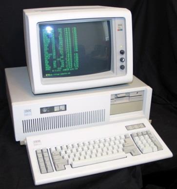 4 - Microcomputadores Na década de 1970 surgiram os microcomputadores (ou micros), bem mais baratos e compactos