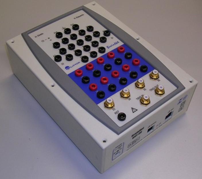 4.3 Aquisição de Dados Para a aquisição dos sinais de EEG utilizou-se um amplificador de sinais biológicos de 36 canais, modelo BrainNet BNT 36 (fabricado pela empresa Lynx Tecnologia), mostrado na
