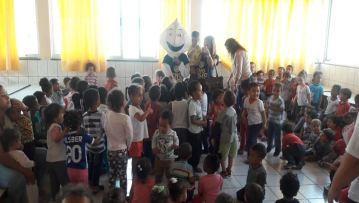 Paralisia Infantil. E o Rotary Club de Lagoa da Prata Princesa do Oeste marcou presença na policlínica e na UBS do Bairro Sol Nascente.