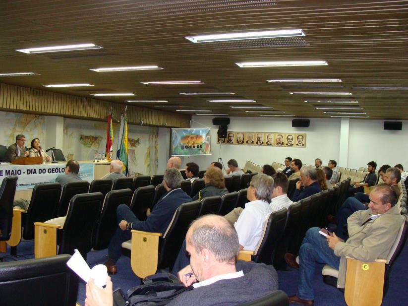 Figura 6 Participantes da palestra realizada pelo Geol. Télton E. Correa, em Porto Alegre, RS. 4.