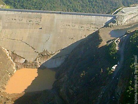 BARRAGEM DE CAMPOS NOVOS (BRASIL) Abertura de fendas