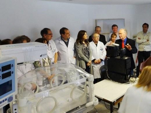 As incubadoras são de alta tecnologia, ambas para cobrir as necessidades de terapia intensiva da área respectiva.
