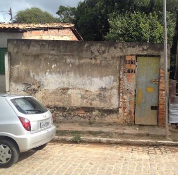 Assentamento Flor do Mucuri I Visitou-se um reservatório localizado em um terreno sem muros ou cercas com