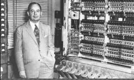 EXEMPLO DE COMPUTADOR À VÁLVULA EDVAC (1945-1952) Em 1945 Von Newman propõe a idéia de programa armazenado para um novo computador, o EDVAC (Electronic Discrete Variable Computer) 1946 Von Newmann e
