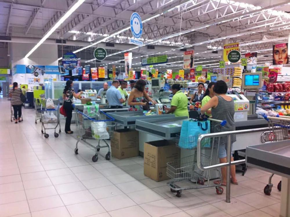 Justiça proíbe Carrefour de controlar ida de funcionários ao banheiro Loja da rede Carrefour (Foto: Juliana Cardilli/G1) RBA A Justiça do Trabalho de São Paulo concedeu liminar pedida pelo Sindicato